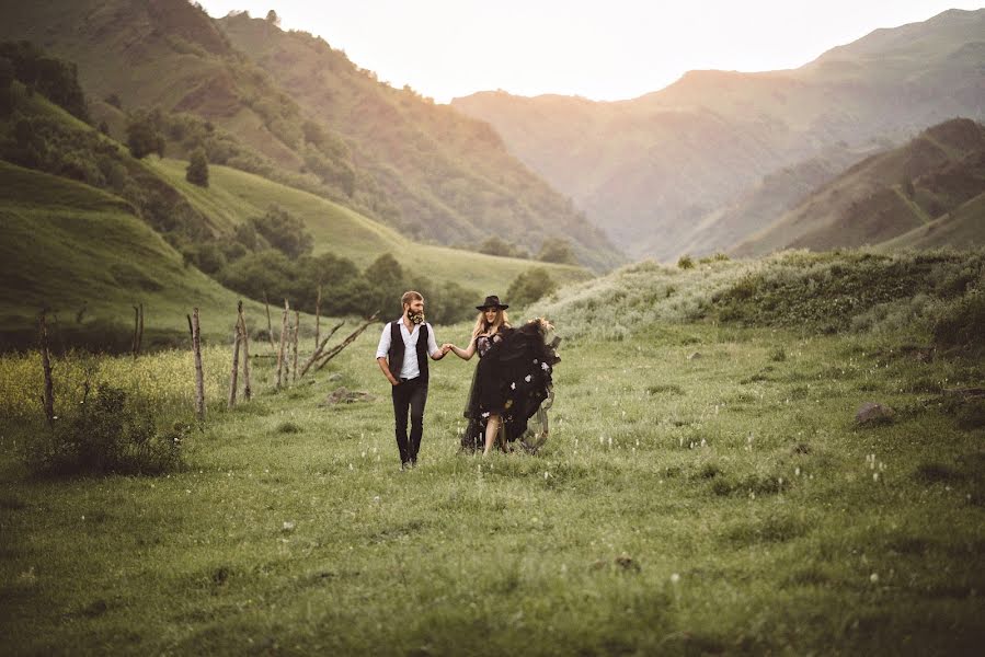 Wedding photographer Oleg Kaznacheev (okaznacheev). Photo of 18 August 2019