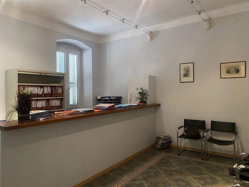 Location  locaux professionnels 4 pièces 80 m² à Bastia (20200), 1 300 €