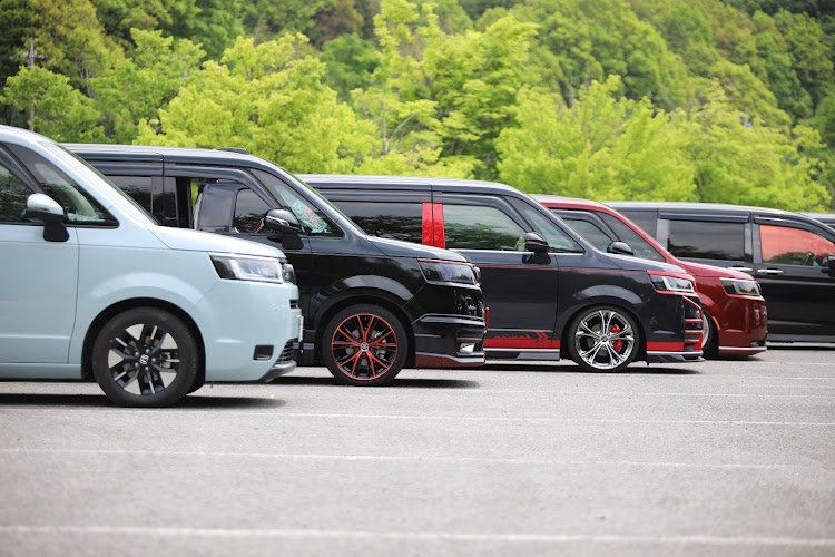 ステップワゴンスパーダのプレミアムスパイスパープルパール・洗車・5月もよろしくお願いします・GWの思い出・オフ会に関するカスタム事例の投稿画像5枚目