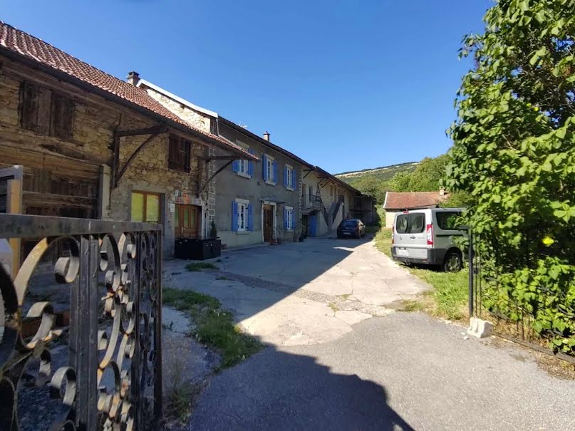 Vente maison 11 pièces 300 m² à Innimond (01680), 365 000 €