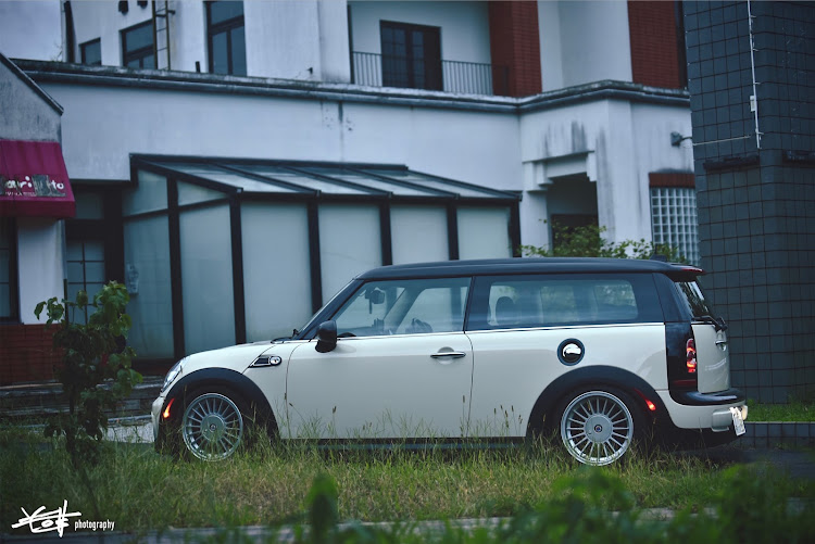 ミニ クラブマンのBMW・BMWMINI・MINI・Mini cooper・MINI Cooper Clubmanに関するカスタム事例の投稿画像1枚目