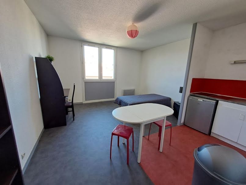 Location meublée appartement 1 pièce 23 m² à Limoges (87000), 365 €