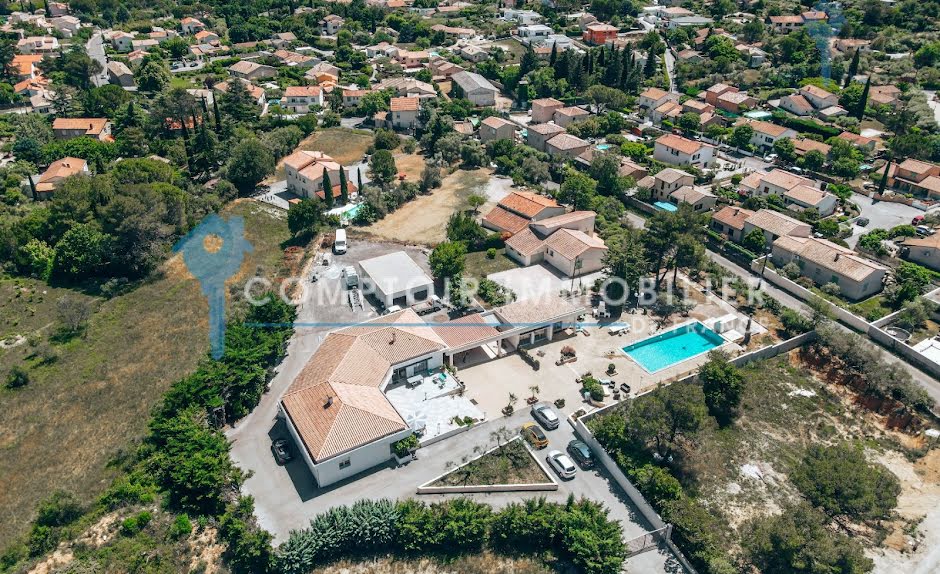 Vente villa 5 pièces 250 m² à Ales (30100), 680 000 €