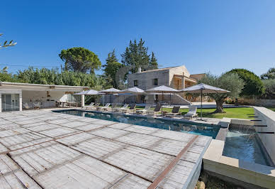 Villa with pool 3