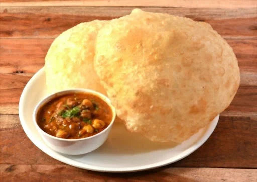 Chole Bathura