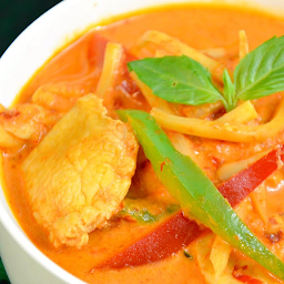 C7. Red Curry Chicken Combo