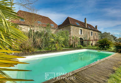 Maison avec piscine et terrasse 16