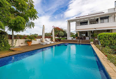 Maison avec piscine et jardin 3