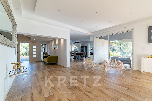 House with pool and terrace 5