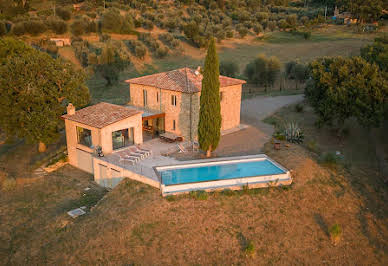 Villa with pool and garden 9