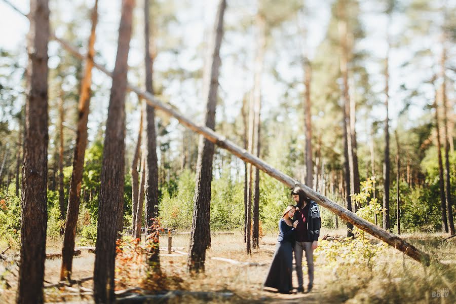 Wedding photographer Tolik Boev (tolikboev). Photo of 1 December 2014