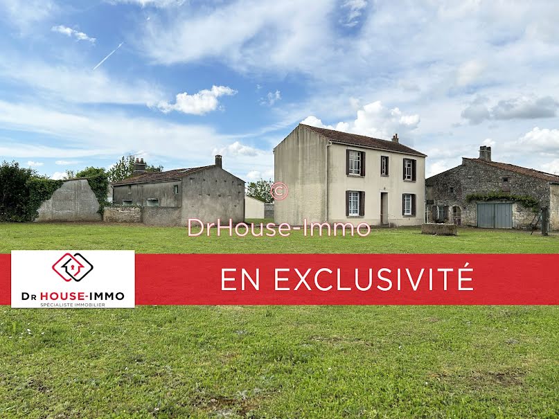 Vente maison 4 pièces 105 m² à Saint-Martin-de-Fraigneau (85200), 116 600 €