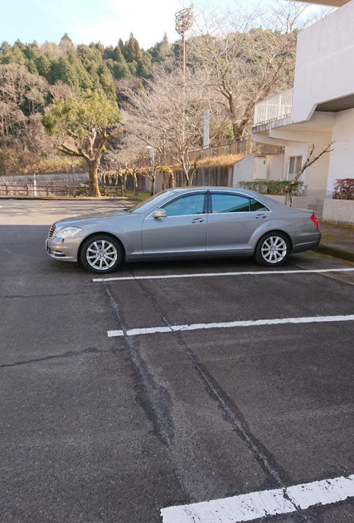 Sクラスセダンの峠の茶屋まで・Ｖ８・走る応接室・晩酌室に関するカスタム事例の投稿画像2枚目
