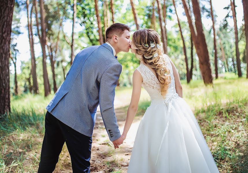 Fotografo di matrimoni Alona Zaporozhec (alenazaporozhets). Foto del 4 luglio 2017