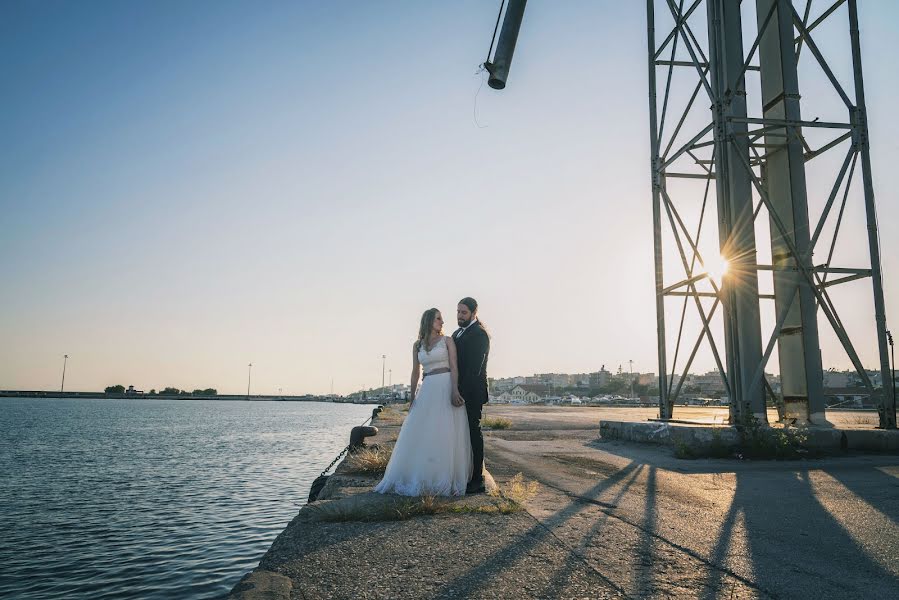 Wedding photographer Stauros Karagkiavouris (stauroskaragkia). Photo of 7 June 2017