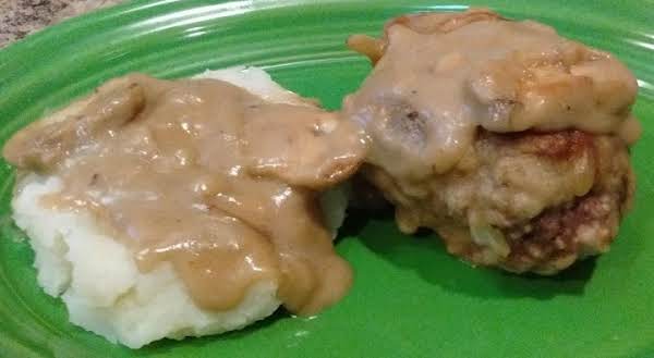 Onion Burger Patties with Mushroom Gravy_image