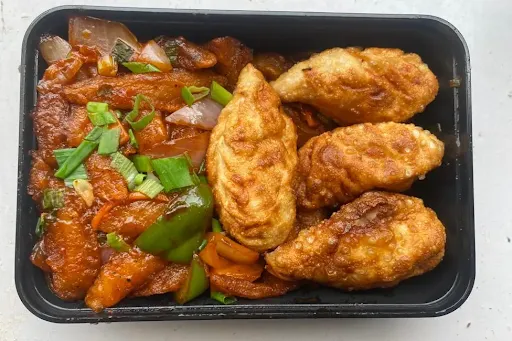 Chicken Fried Momos [4 Pieces] With Chilli Potato