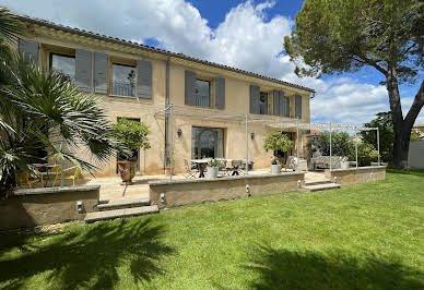 Maison avec piscine et terrasse 18