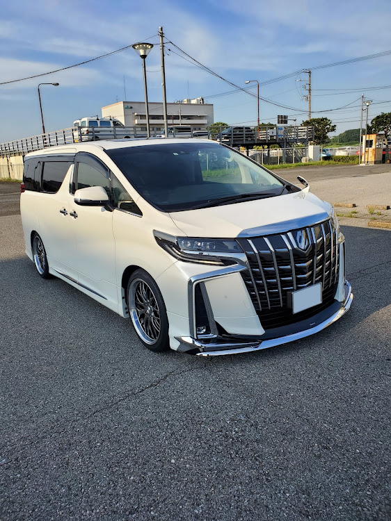 アルファードの20インチ・車高調に関するカスタム事例の投稿画像5枚目