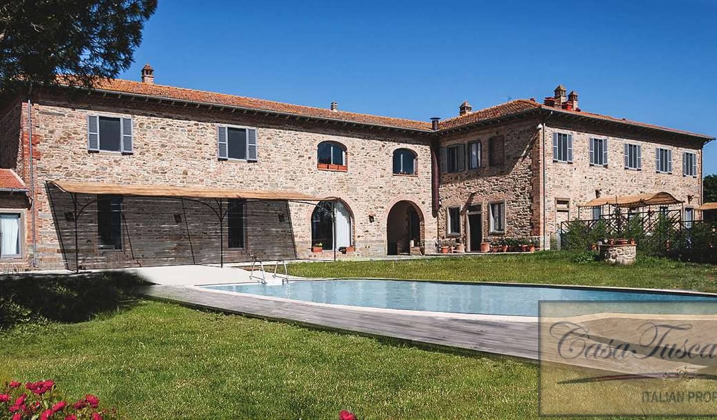 Property with pool Florence