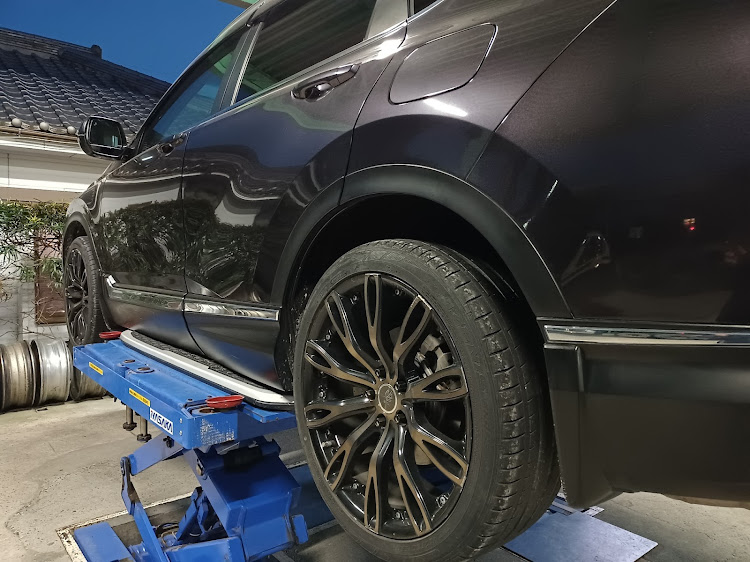 CR-Vのventus V12 evo2・タイヤ交換・CR-V・20インチ・workwheelsに関するカスタム事例の投稿画像1枚目