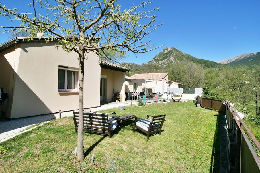 Vente maison 5 pièces 94 m² à Castellane (04120), 273 000 €