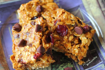 Pumpkin Cranberry Chocolate Chip Oatmeal Bars