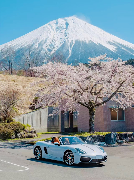 ボクスターの桜・富士山・ポルシェ・静岡・絶景スポットに関するカスタム事例の投稿画像1枚目