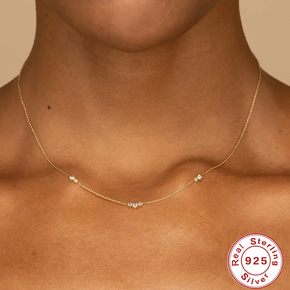S925 Sterling zilveren halsketting met driedubbele dubbele diamant. Eenvoudig en elegant, perfect voor dagelijks gebruik.