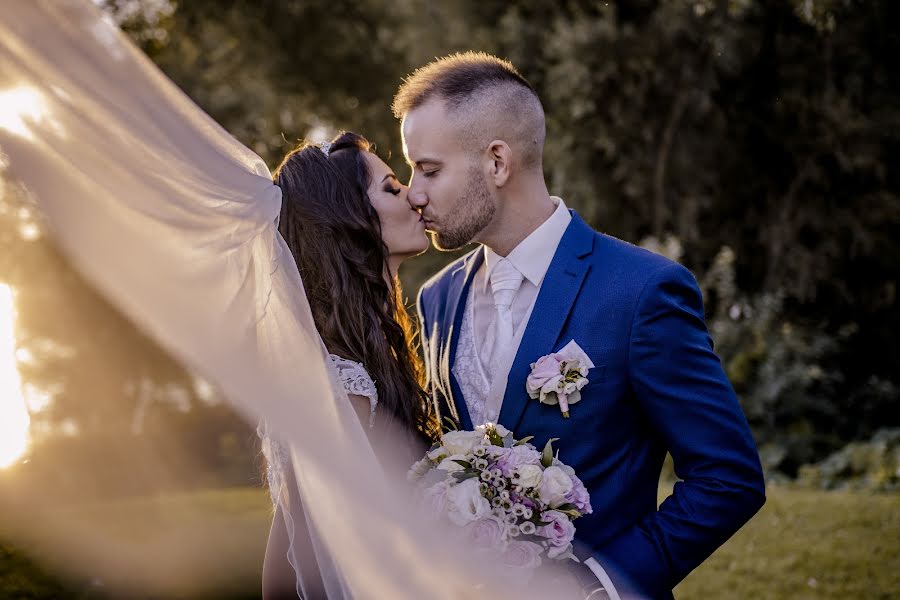 Fotógrafo de bodas Emese Grósz (groszemese). Foto del 25 de mayo 2022