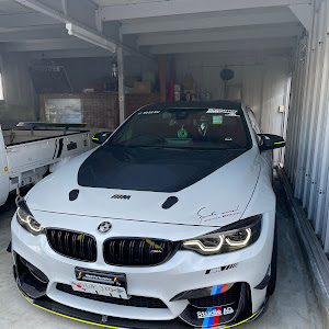 M4 クーペ F82