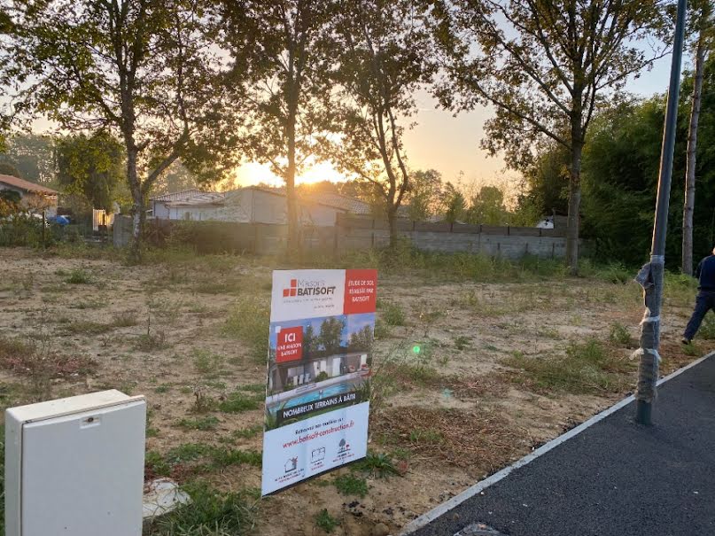 Vente terrain  360 m² à Bassens (33530), 110 000 €