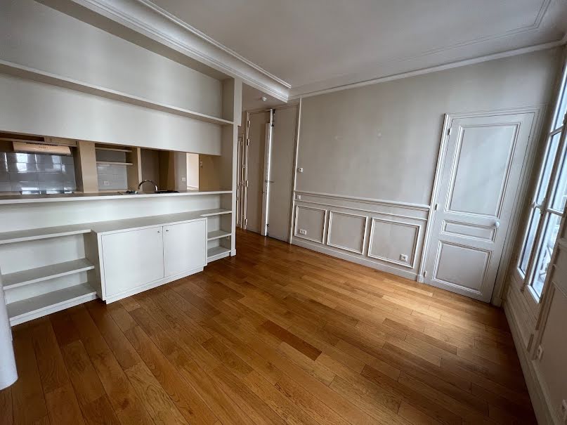 Appartement 5 pièce(s) 90.03 m²à louer Paris-1er-arrondissement