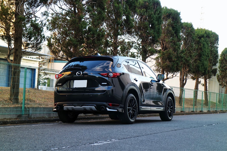 CX-5の新年のご挨拶・クルマ好きと繋がりたい・DAMD・エアロ・人の目は気にしない(笑)に関するカスタム事例の投稿画像1枚目