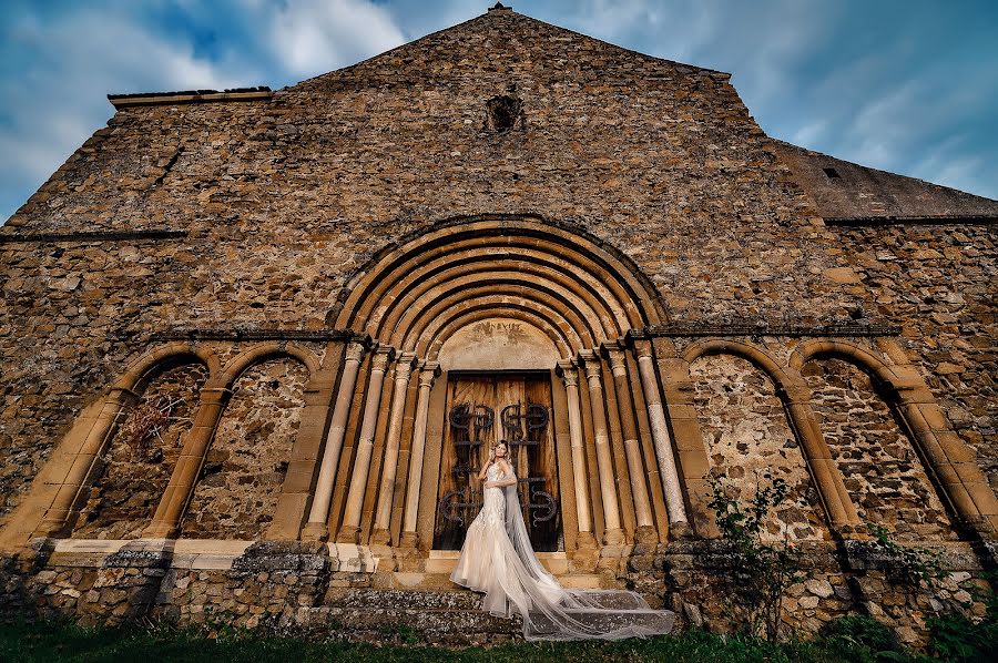 Wedding photographer Ionut Mircioaga (ionutmircioaga). Photo of 2 November 2023