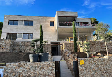 Maison avec piscine et terrasse 2