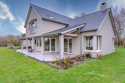House with garden and terrace 2