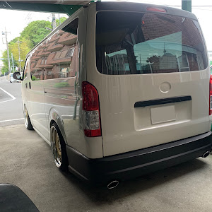 ハイエースバン TRH200V