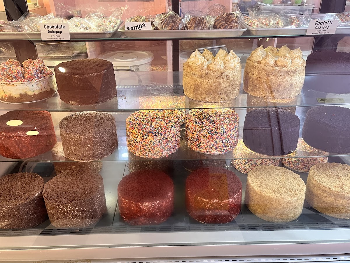 Gluten-Free Cakes at Posh Pop Bakeshop