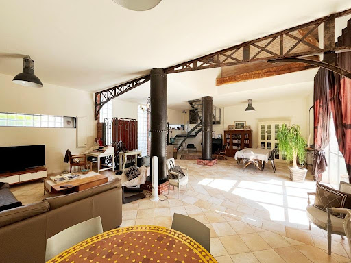 House with pool and garden 3
