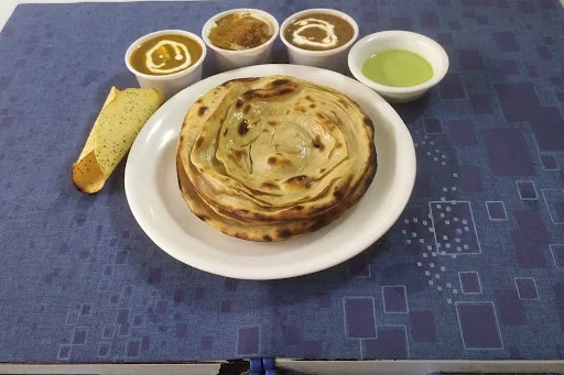 Deluxe Lachha Paratha Thali