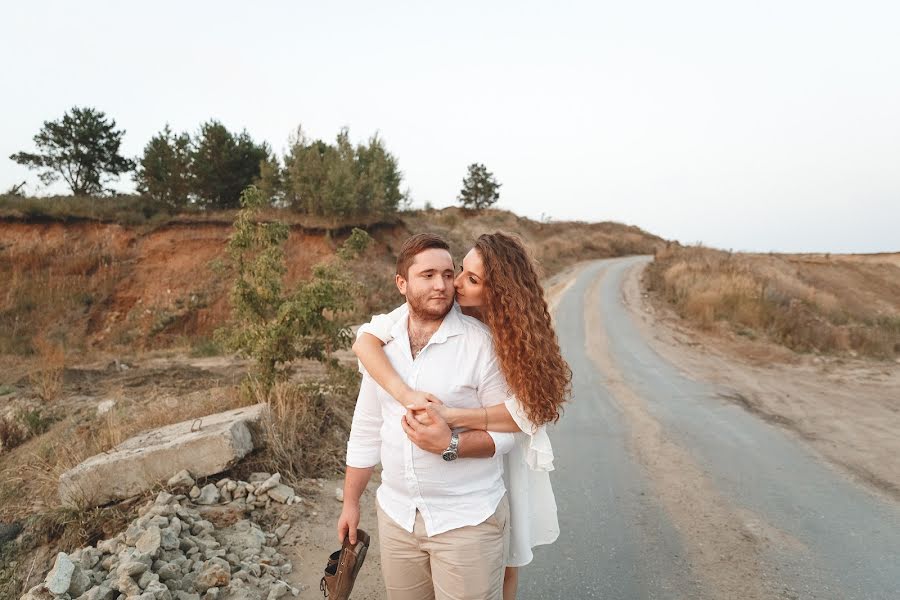 Fotógrafo de casamento Viktoriya Komratova (varta). Foto de 10 de outubro 2018