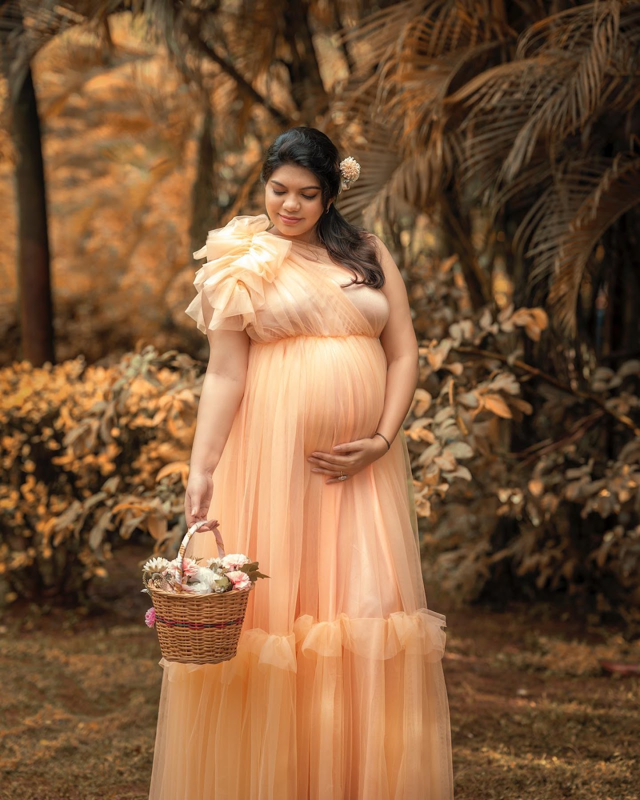 Little Dimples By Tisha is a well-known maternity photographer in Bangalore. Specialized in Maternity Photoshoot Bangalore, pregnancy, and Baby Photoshoot Bangalore.