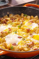Loaded Breakfast Skillet was pinched from <a href="http://www.delish.com/cooking/recipe-ideas/recipes/a49558/loaded-breakfast-skillet-recipe/" target="_blank">www.delish.com.</a>