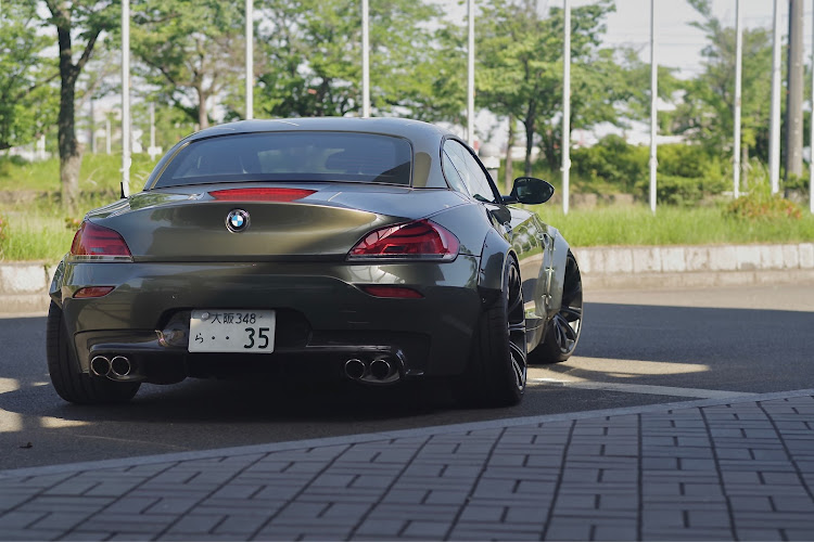 Z4 ロードスターの車を一眼レフで・ラジアルスポーク166M・E89・z4・ＢＭＷに関するカスタム事例の投稿画像1枚目