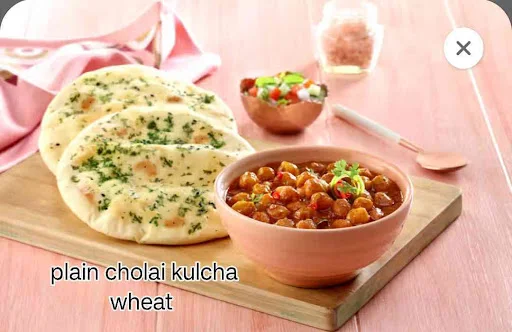 2 Special Chola Maida Kulcha