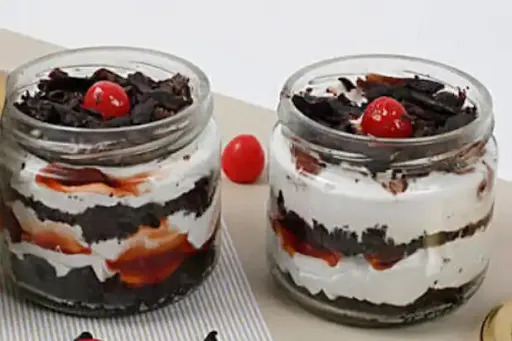 Black Forest Cake In Jar [2 Pieces]