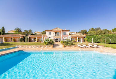 Villa with pool 11