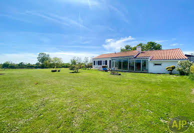 Maison avec terrasse 1