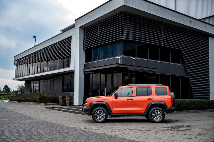 18-inch alloy wheels are shod with Michelin rubber. Functional roof racks can support 50kg.